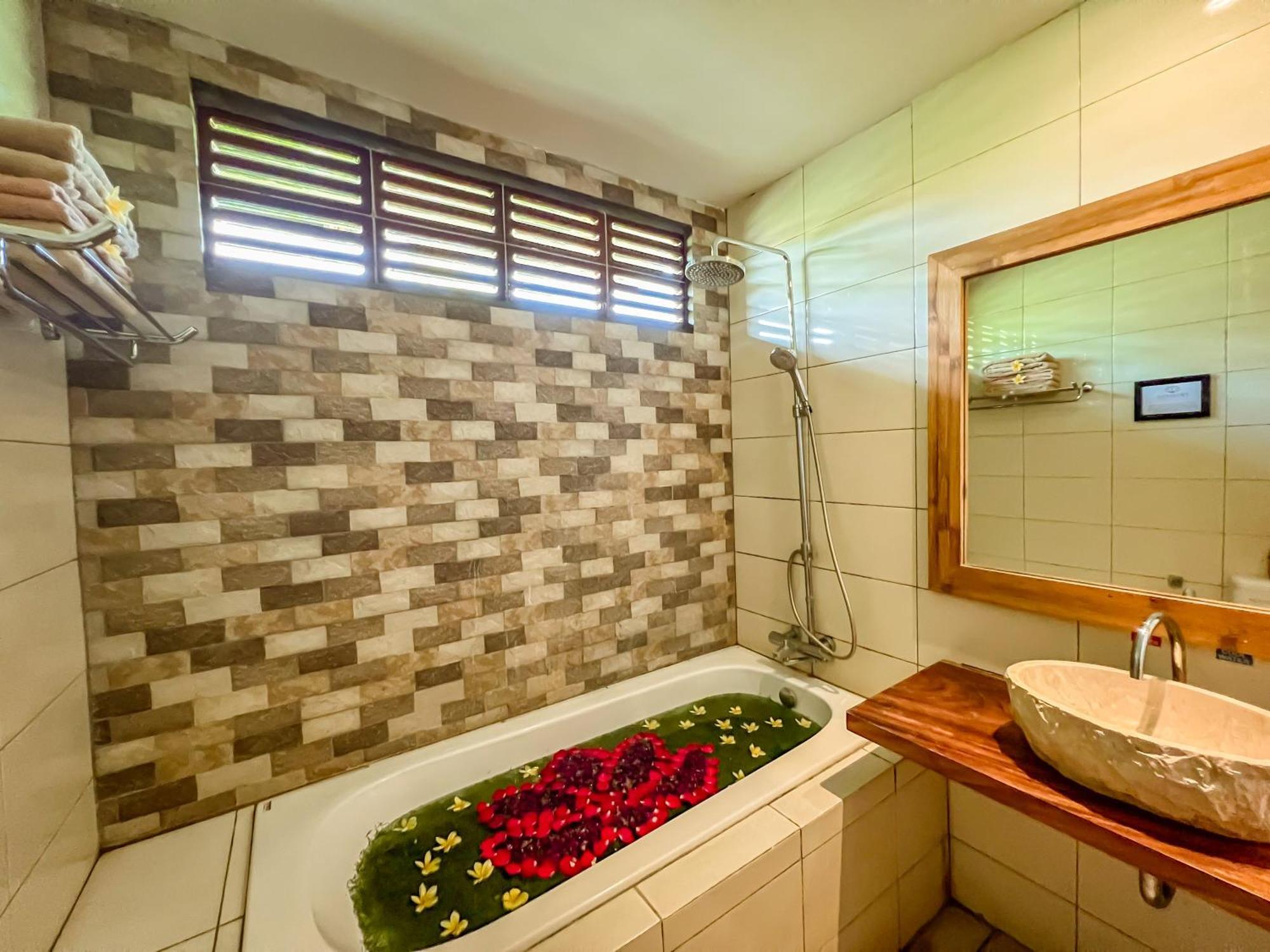 Sarin Ubud Suites By Pramana Villas Bagian luar foto